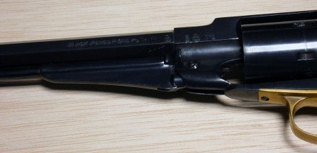 Se Vende Revolver Santa Bárbara número 2, el revolver viene con dos martillos, uno de ellos se tocó para 20
