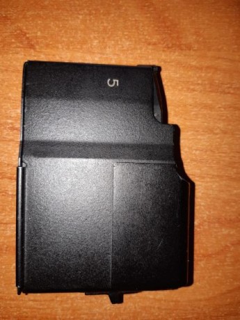 Vendo cargador Molot Vepr 30.06 de cinco. Precio 66 euros. 02
