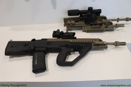 Es el F90MBR, presentado en DSEI 2017: MBR: "Modular Bullpup Rifle"
Modular como pocos, cañones 00