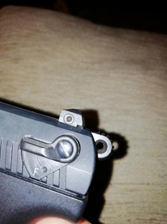 Hola compañeros, alguien sabría decirme cómo desmontar el alza de una Walther P 22 
No se como se hace 61