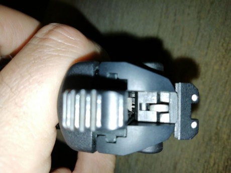 Hola compañeros, alguien sabría decirme cómo desmontar el alza de una Walther P 22 
No se como se hace 60