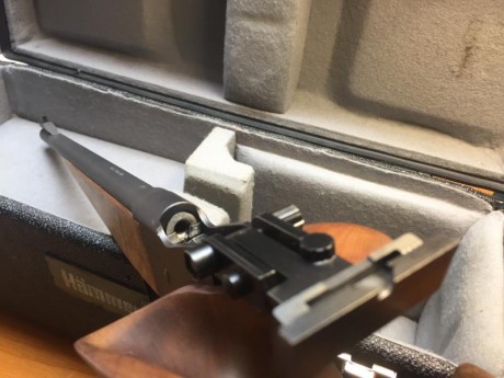 VENDO HAMMERLI 106  MODALIDAD 50 METROS, ESTUCHE ORIGINAL, MECANICA EN UN ESTADO   MUY  BUENO.
CACHA PARA 20