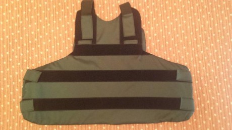 Chaleco antibalas TC-10 2ª G. está confeccionado en Para-aramidas, material denominado LFT SB1 (Antibalas) 01