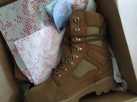 Vendo Botas Iturri de gore tex, nuevo modelo verde y marrón talla 42, modelo más alto de gama, impermeables 02