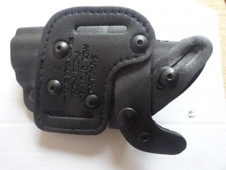   VENDIDA
  
Se vende funda SAFARILAND, modelo 0701 304, para SIG P228 ó P229 (DIESTRO).

Nueva, sin bolsa 01