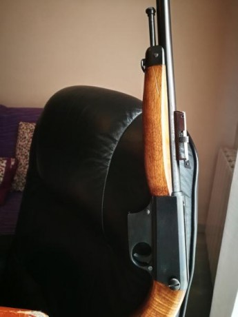 Hola.
Vendo carabina de la prestigiosa marca francesa Unique de Hendaya. Muy buen estado. Semiautomática 12