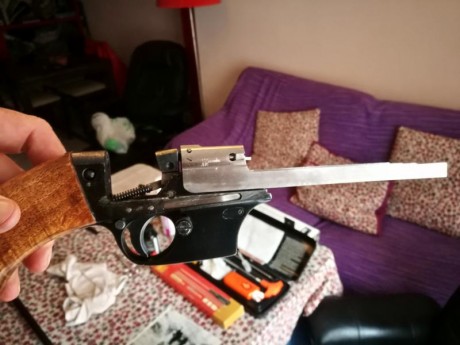 Hola.
Vendo carabina de la prestigiosa marca francesa Unique de Hendaya. Muy buen estado. Semiautomática 22
