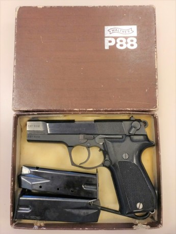 Un compañero vende su P-88 Compact. En perfecto estado, como nueva y con sus accesorios originales. 300 02