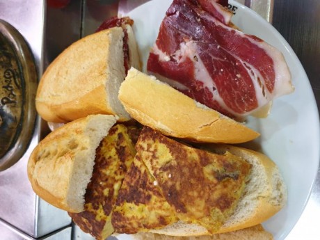 Hoy para comer acelgas hervidas y chuletón de vaca gallega vieja con seis semanas de maduración en cámara 20