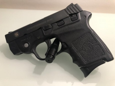 Marca: Smith & Wesson
Modelo: Bodyguard 380 con laser.
Fecha de compra: 2014.
Calibre: 9x17mm (9 corto)
Disparos: 02