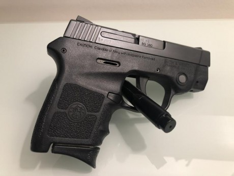 Marca: Smith & Wesson
Modelo: Bodyguard 380 con laser.
Fecha de compra: 2014.
Calibre: 9x17mm (9 corto)
Disparos: 00