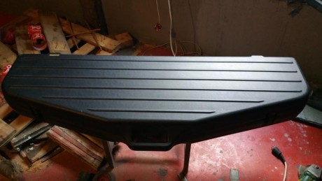 Hola ! . Vendo una maleta para arco de poleas , con forma piramidal +- , doble pared , en buen estado 02
