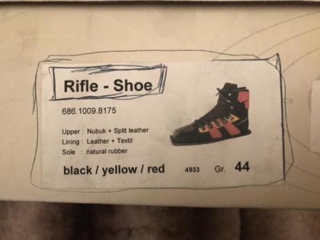  Buenas a todos

Vendo: Botas de Tiro Carabina Corami Suizas con sus correspondientes plantillas Talla 00