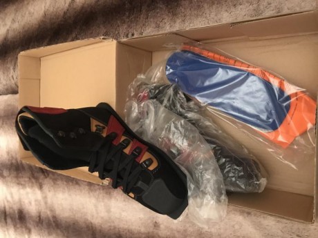 Buenas a todos

Vendo: Botas de Tiro Carabina Corami Suizas con sus correspondientes plantillas Talla 00