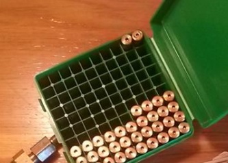 Vendo cartuchos de aire comprimido sistema BACKS de calibre 5.5 mm, también dispongo de la bomba de aire, 00