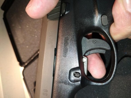 Estupenda subcompacta Steyr S9. Está guiada en A por un compañero que apenas la ha disparado. Con dos 00