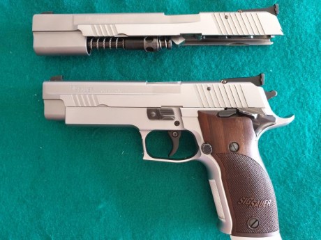 SIG P226 X-FIVE DE 6" Y CARRO COMPLEMENTARIO DE 5"
ESTADO PERFECTO, 4 CARGADORES, CAJA ORIGINAL 02
