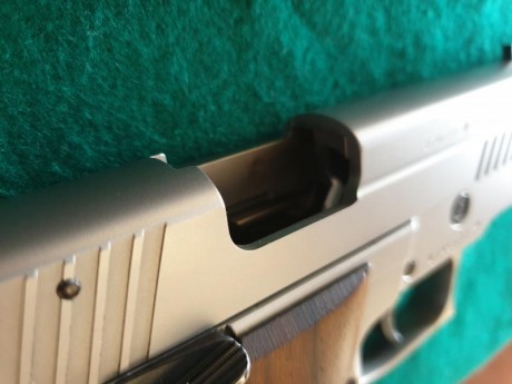 SIG P226 X-FIVE DE 6" Y CARRO COMPLEMENTARIO DE 5"
ESTADO PERFECTO, 4 CARGADORES, CAJA ORIGINAL 00