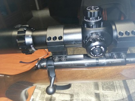 vendo carabina cz 455 luxe 2 cal 22lr, practicamente nueva, con bipode incorporado.
Monta visor visionking 00