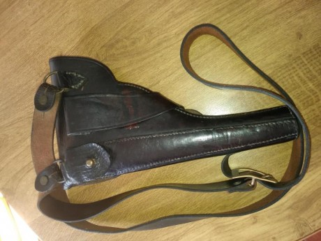 Vendo funda astra400 y regalo funda estándar.120 euros envío incluido 01