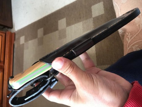 Cuchillo de bushcraft Nieto Terrano en acero al carbono O2 y cachas de olivo con separadores verdes, nuevo 30