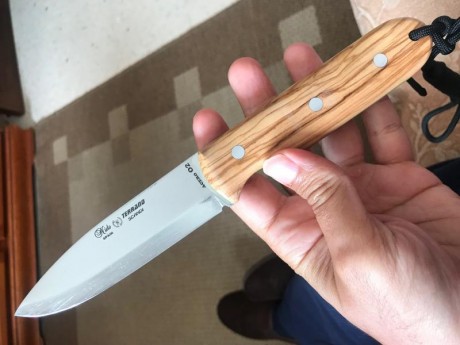 Cuchillo de bushcraft Nieto Terrano en acero al carbono O2 y cachas de olivo con separadores verdes, nuevo 41