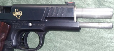 Se vende lote compuesto por pistola STI Trojan para la modalidad de Clasic, calibre 9mm, punto mira de 20