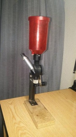 Vendo conjunto (Completo no por separado) de recarga compuesto de dos prensas (Una nueva homologada):
-Prensa 02