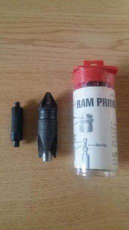 Vendo conjunto (Completo no por separado) de recarga compuesto de dos prensas (Una nueva homologada):
-Prensa 12