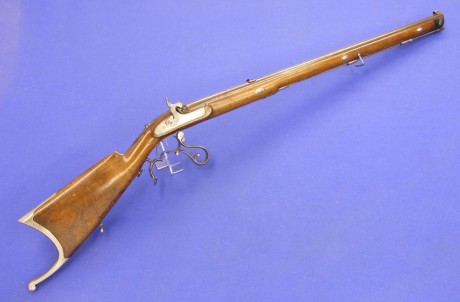 Voy a colocar unas fotos de un arma larga alemana de llave de mecha del siglo XVI. 111