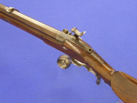 Voy a colocar unas fotos de un arma larga alemana de llave de mecha del siglo XVI. 120