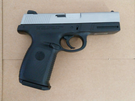 Hola, vendo o cambio arma (por una compacta, aunque tenga que pagar la diferencia).

El arma está en perfecto 02