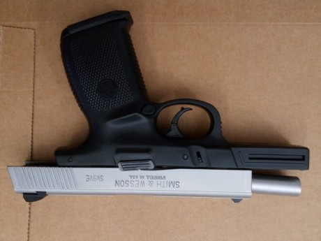 Hola, vendo o cambio arma (por una compacta, aunque tenga que pagar la diferencia).

El arma está en perfecto 01