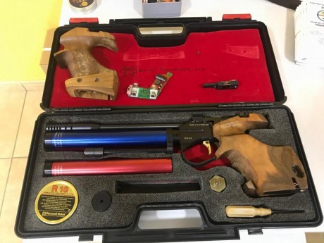 Se vende pistola Morini practicamente nueva , con cacha diestra y zurdo junto con los disparadores electronicos 00