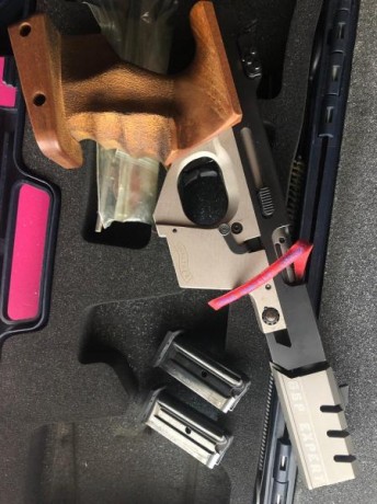 Se vende por no usar Walther GSP Expert en calibre 22LR, el estado es seminueva, no habrá tirado 600 tiros. 02