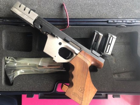 Se vende por no usar Walther GSP Expert en calibre 22LR, el estado es seminueva, no habrá tirado 600 tiros. 00