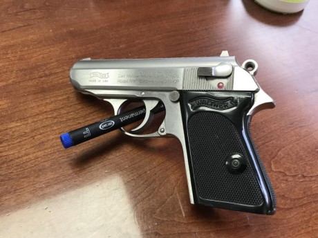 A la venta Walther ppk, 9mm corto (.380). Guiada con A. Perfecta en funcionamiento y estado. 400 €. Con 01
