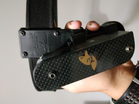 GLOCK 17 de 3Generacion, con apenas uso en venta. El arma tiene miras LPA, muelle DPM, palanca de retenida 01
