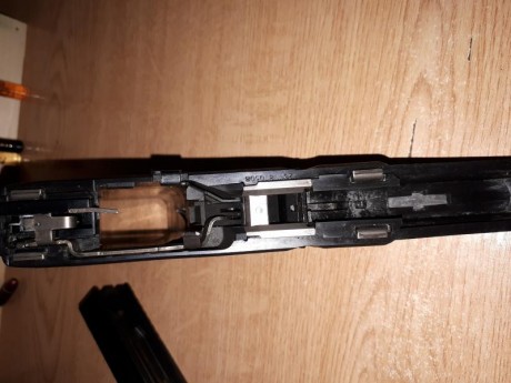 VENDO GLOCK 17  3 generacion con 300 tiros está en murcia 380 euros con portes a península 51