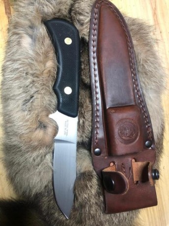 Buenas 

Un amigo me ha dicho que le ponga a la Venta este cuchillo marca The Alaska Knives. Modelo Elk 01