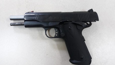 norinco np 29,calibre 9 pb, tal como se ve en las fotos, funda pistola,  con  5 cargadores, (2 originales 12
