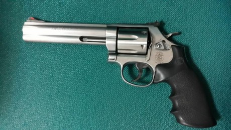 vendo smith wesson 686 de 6 pulgadas, calibre 357 magnum.
guiado en F
650 euros mas portes 02