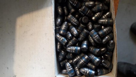 Vendo 7cajas de 38 wc RG 148 graims y una caja mixta de 260 puntas y al que compre todo el lote le regalo 01