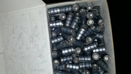 Vendo 7cajas de 38 wc RG 148 graims y una caja mixta de 260 puntas y al que compre todo el lote le regalo 00