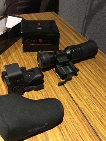 Vendo conjunto SIGHTMARK holografico con puntero láser + magnificador de 5 aumentos .... con embalaje 00
