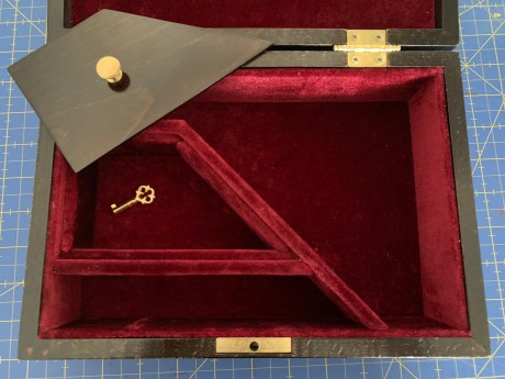 Hola Compañeros: 

 He intentado juntar dos aficiones, el tiro y la ebanistería no se si lo habré conseguido.

 42