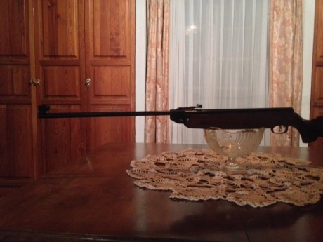 vendonesta weihrauch HW80 en 5.5 con el cañon largo de serie.
Tiene ligeras marcas de uso en la culata 80