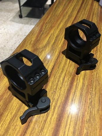 Vendo anillas UTG 30 mm , 6 tornillos, acople rápido a picatinny, altura 24 mm, solo montadas en un visor 01