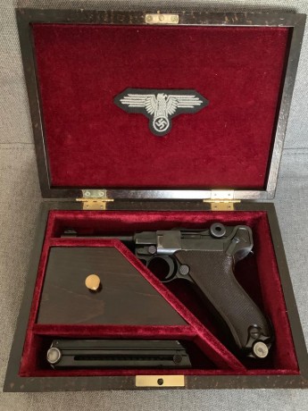 Hola Compañeros: 

 He intentado juntar dos aficiones, el tiro y la ebanistería no se si lo habré conseguido.

 40