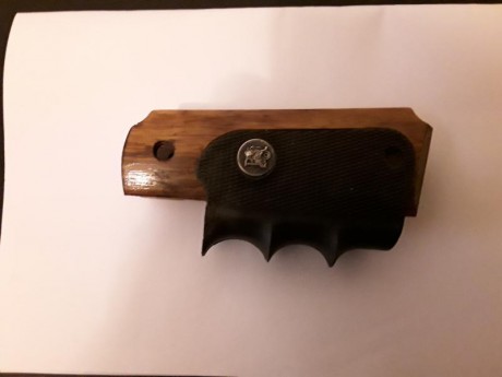  20190514_161334.jpg  20190514_161323.jpg  20190514_161309.jpg 
Cachas Pachmayr en goma y madera para 00